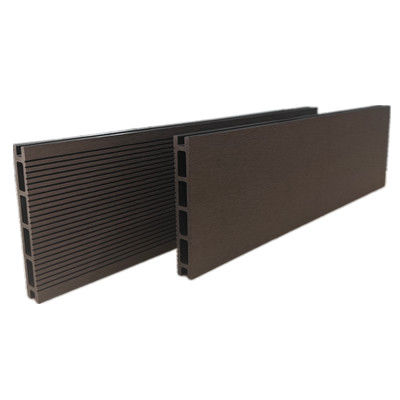 Flooing WPC personnalisable 21 * 145 mm adapté à vos besoins de conception spécifiques