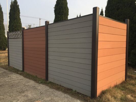 Cadre en aluminium WPC clôturant la sécurité à la maison extérieure de style de latte