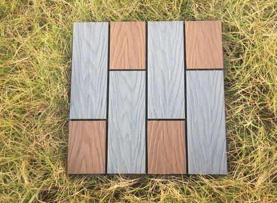 La plate-forme en gros de DIY WPC couvre de tuiles le revêtement de sol extérieur durable de 30*30CM pour l'usage résidentiel