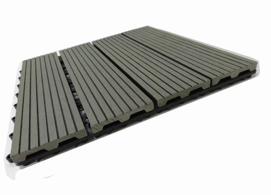 La plate-forme extérieure à la maison de WPC couvre le plancher durable de DIY de 30x30CM avec l'aspect en bois naturel