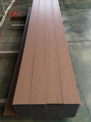 Decking composé de meubles d'extérieur des panneaux WPC de matériaux de construction durables