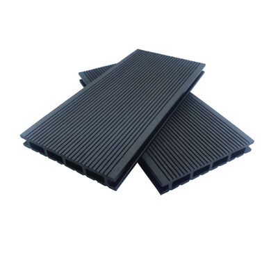 Platelage composite WPC moderne de haute qualité avec surface brossée antidérapante pour les parcs extérieurs