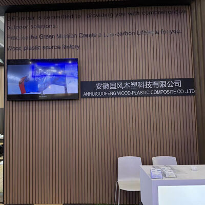Panneaux muraux extérieurs de coextrusion WPC à prix bon marché, matériau de terrasse de haute qualité