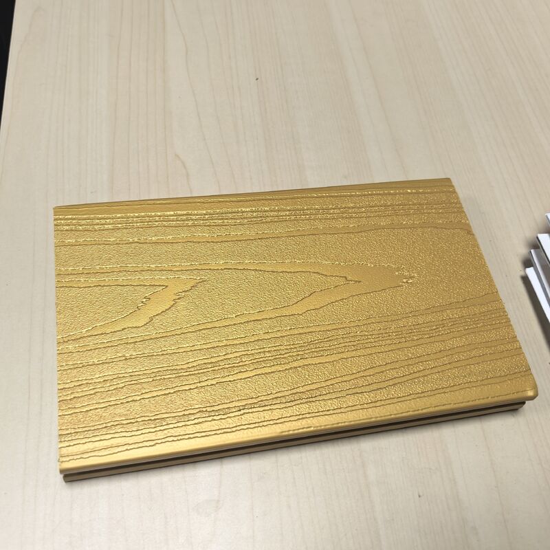 PANNEAUX WPC MÉTALLIQUES AVEC TERRASSE DE LUXE PATINE GLIMMER GOLD
